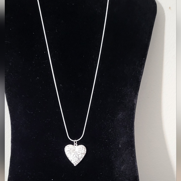 NWOT 2 Snake Sterling Silver Chains and Heart Locket Neclace - Picture 4 of 11